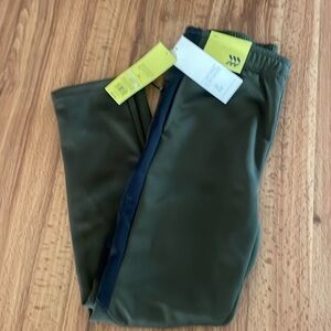 All in Motion boys youth medium pants